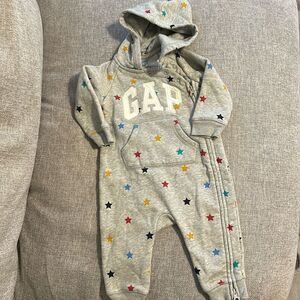 Baby Gap hooded onesie size 6 to 12 months ￼